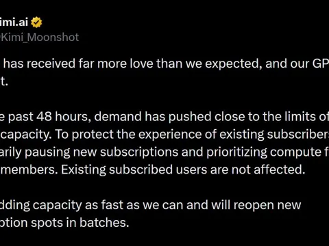 @Kimi_Moonshot X post announcing Kimi K3 subscription pause due to GPU capacity limits on July 19 2026